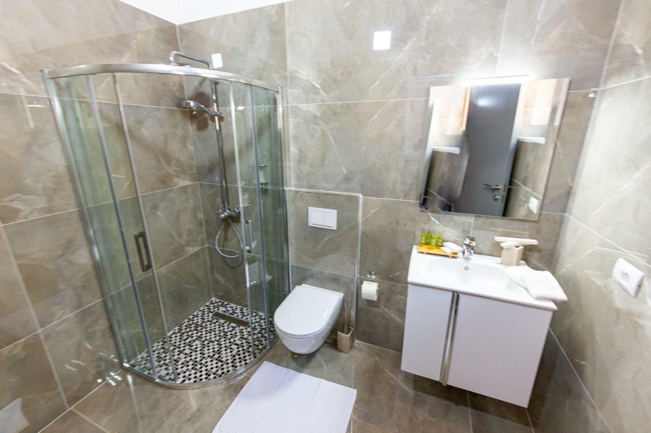 Santa Oliva Suites Ksamil Eksteriør bilde
