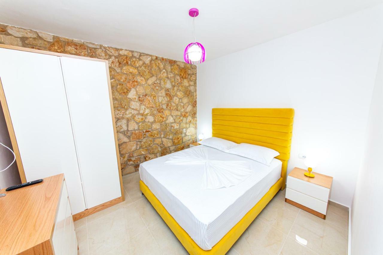 Santa Oliva Suites Ksamil Eksteriør bilde