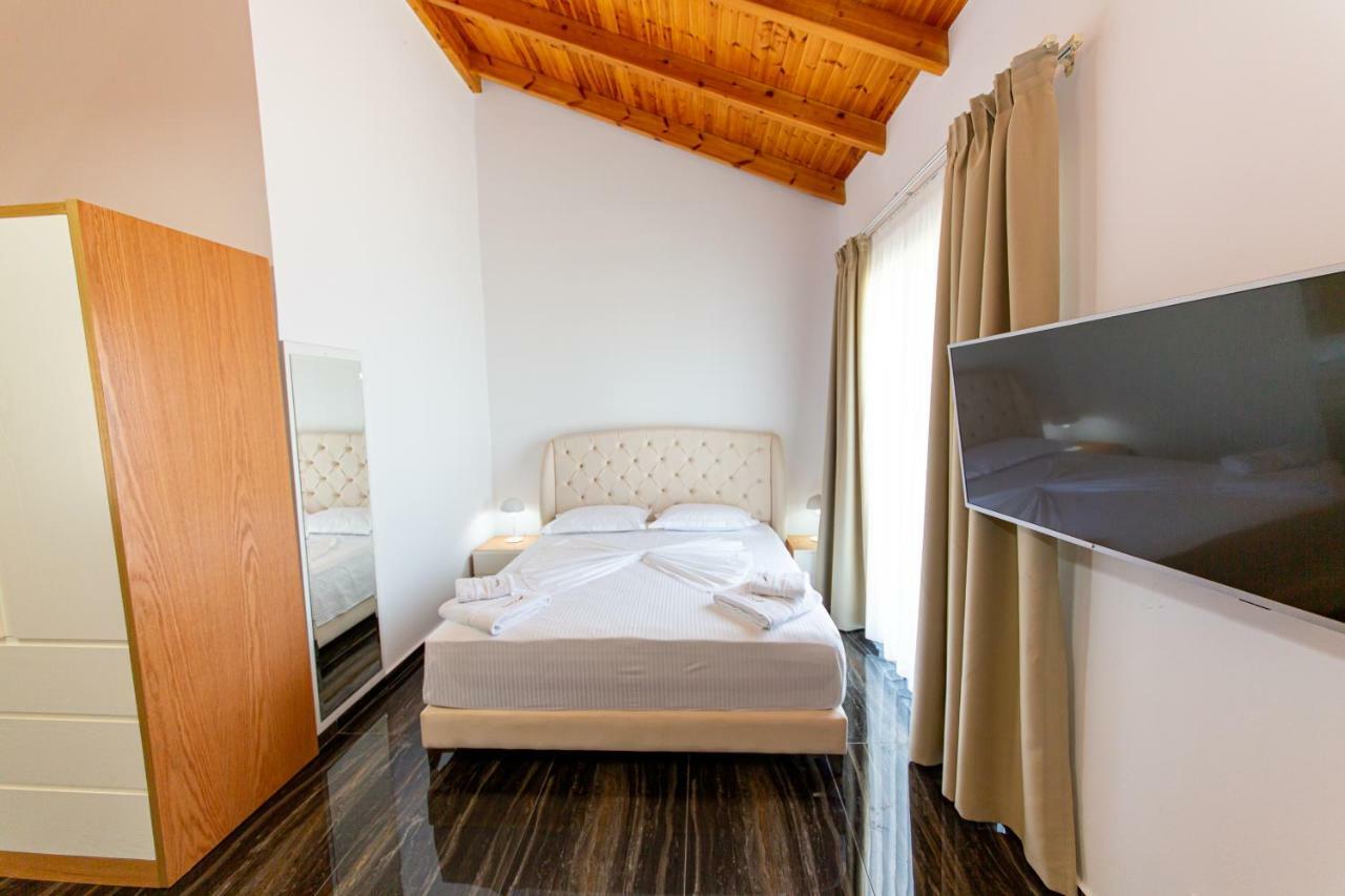 Santa Oliva Suites Ksamil Eksteriør bilde