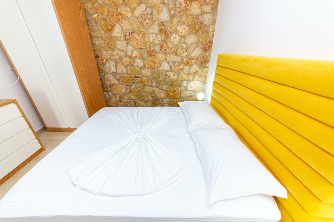 Santa Oliva Suites Ksamil Eksteriør bilde