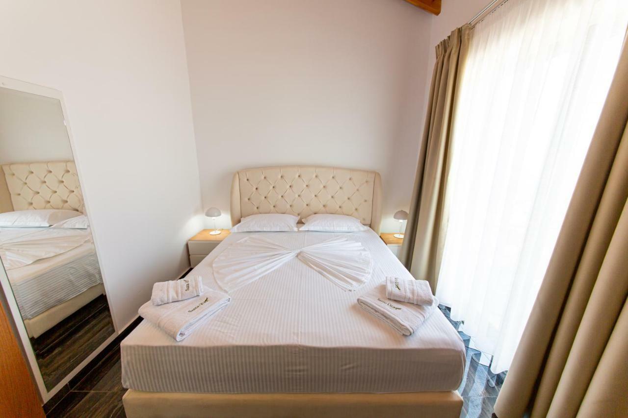 Santa Oliva Suites Ksamil Eksteriør bilde
